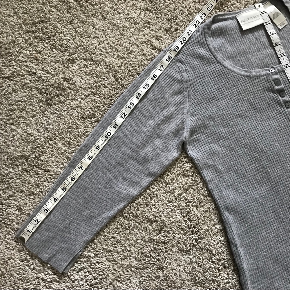 EUC First Issue/Liz Claiborne Gray Henley Top, L - Picture 5 of 5